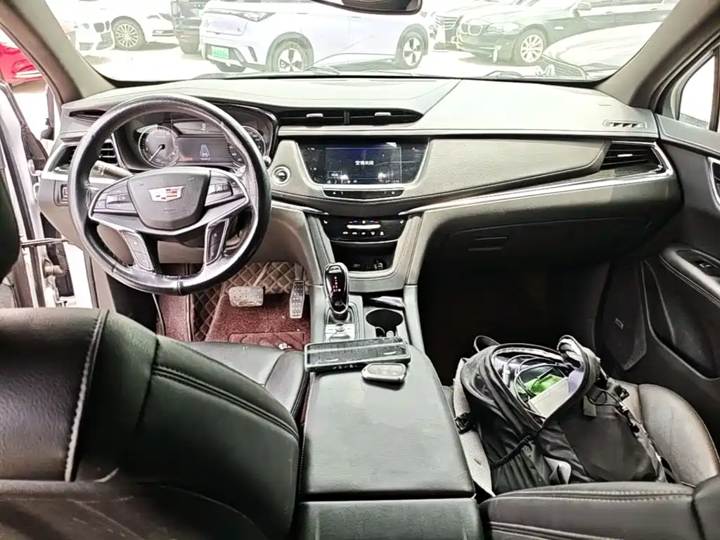 Cadillac XT5 2022 — фото 10