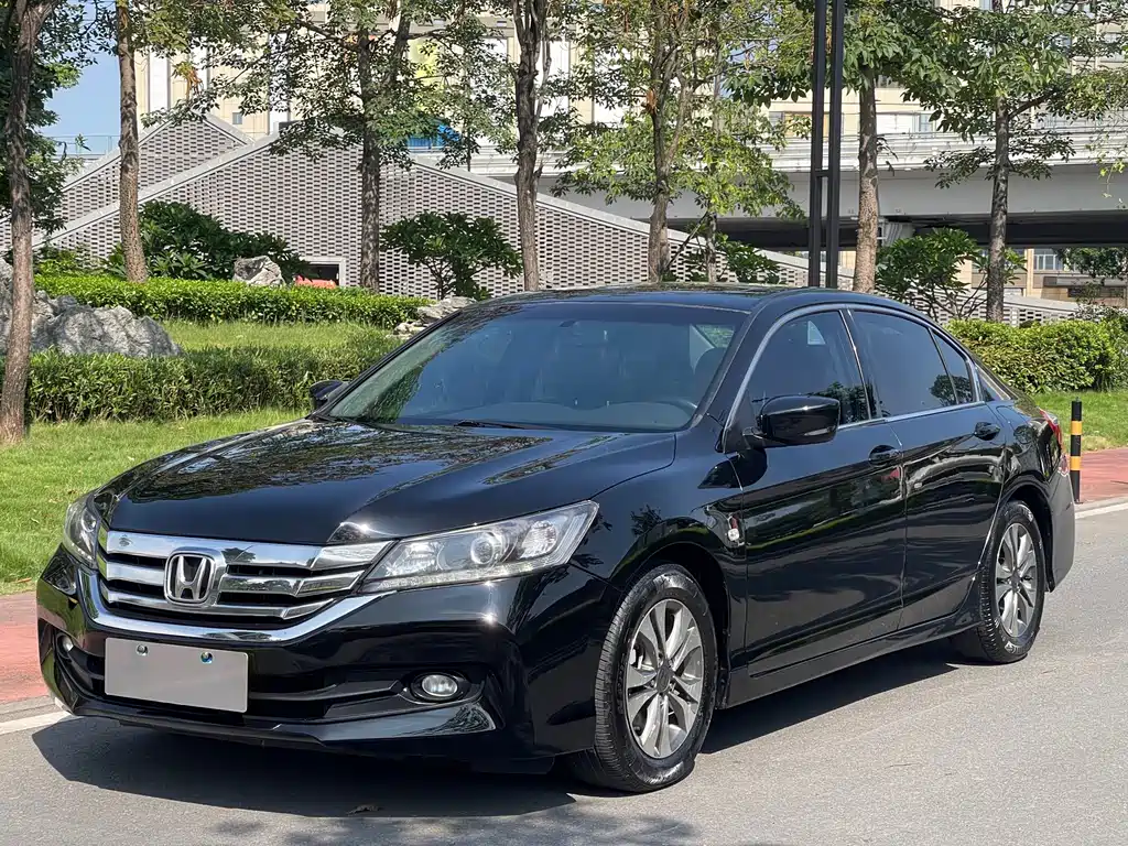 Honda Accord 2014 — фото 1