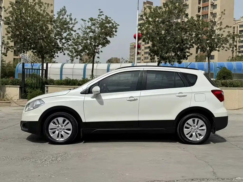 Suzuki S-Cross 2015 — фото 11