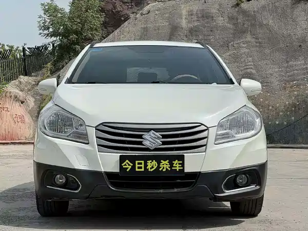 Suzuki S-Cross 2015