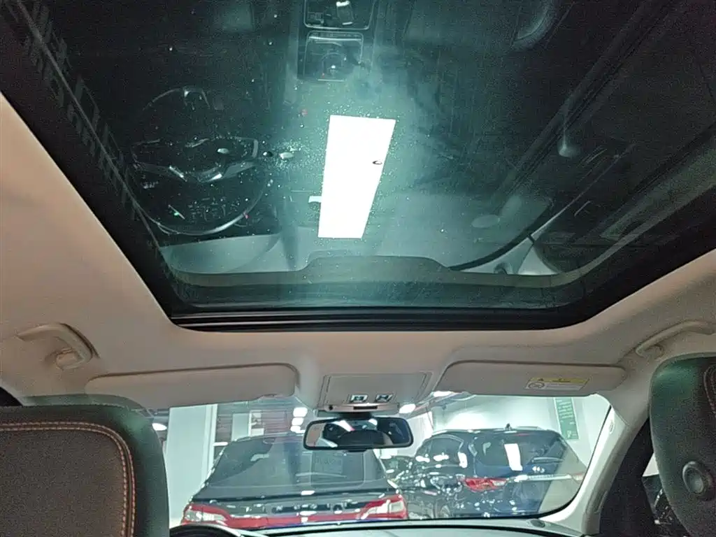 Jaguar F-PACE 2018 — фото 18