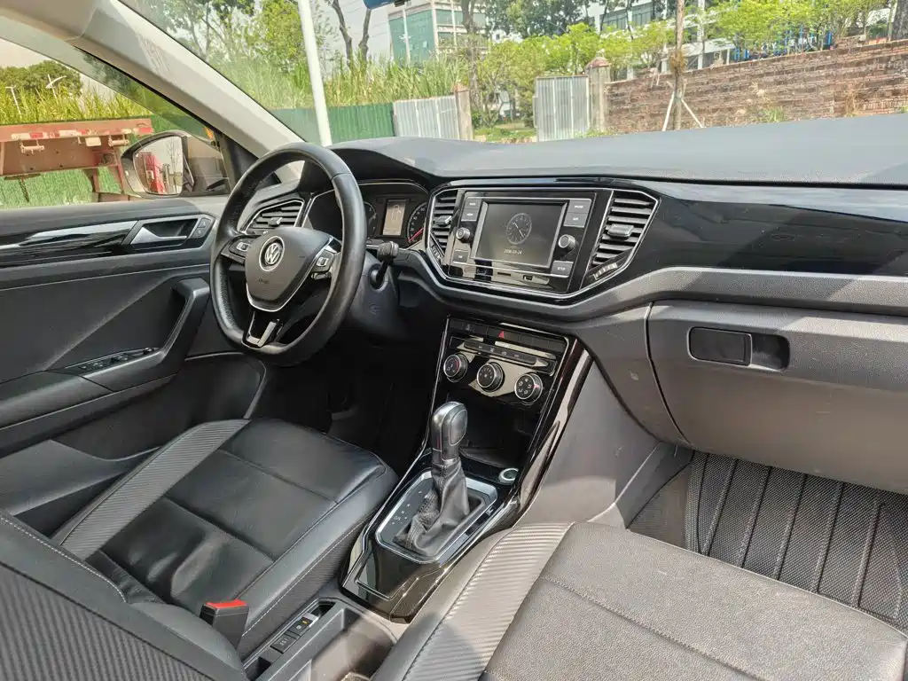 Volkswagen T-Roc 2018 — фото 13