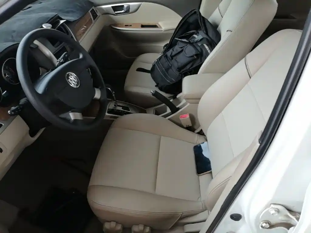 Buick Excelle 2015 — фото 15