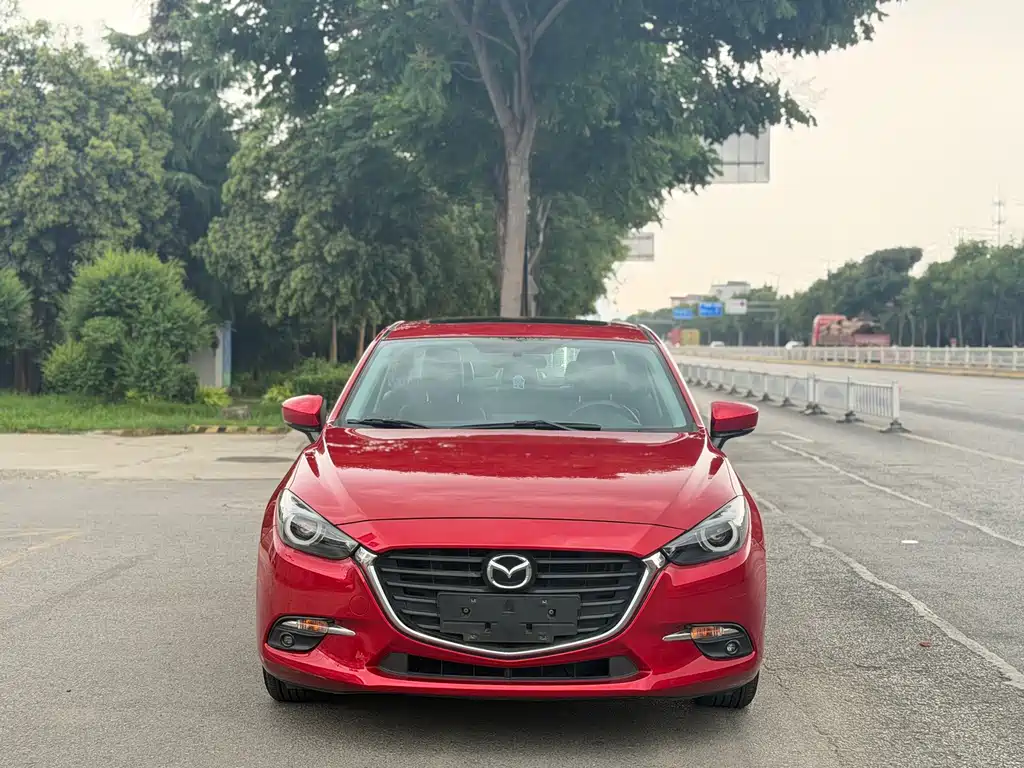 Mazda 3 Axela 2018 — фото 8