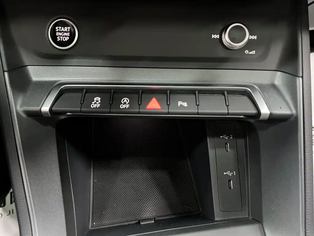 Audi Q3 Sportback 2023 — фото 25