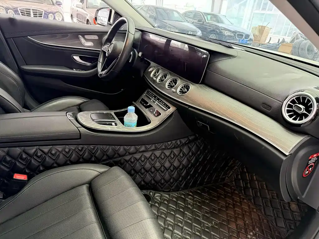Mercedes-Benz E-Class 2022 — фото 7
