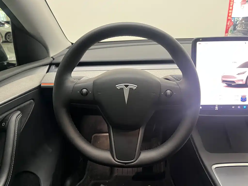 Tesla Model Y 2023 — фото 14