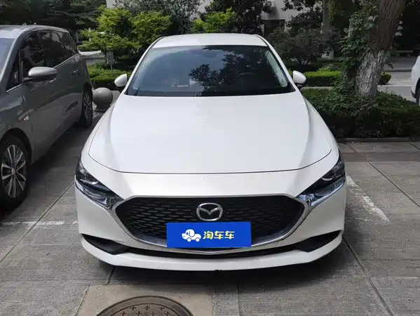 Mazda 3 Axela 2022