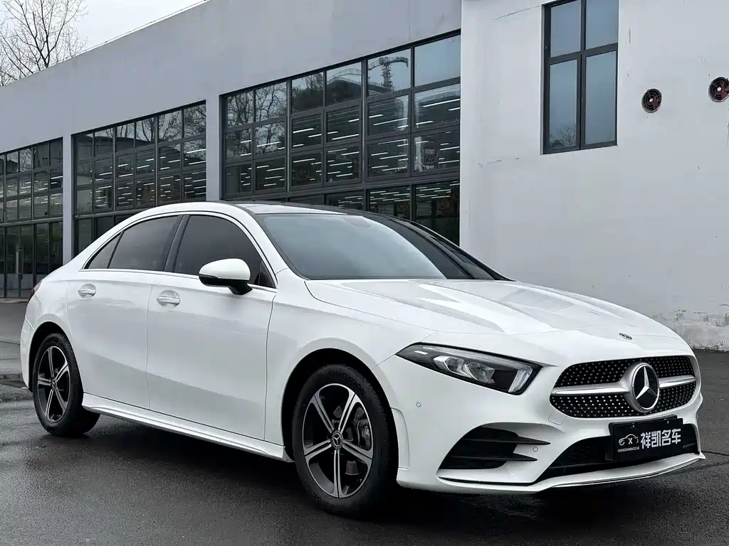 Mercedes-Benz A-Class 2024 — фото 3