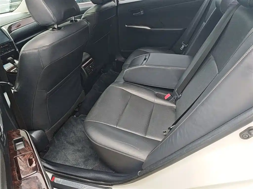 Toyota Camry 2017 — фото 17