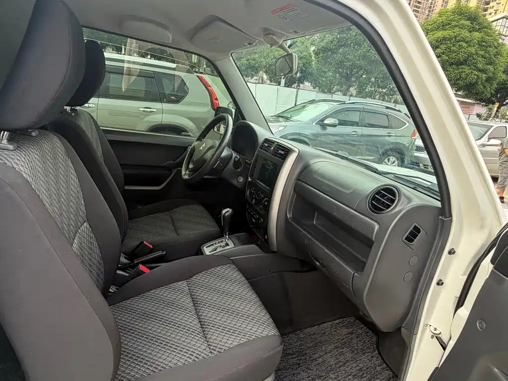 Suzuki Jimny 2015 — фото 9