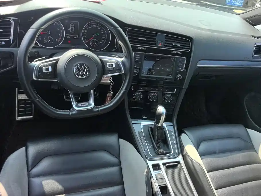 Volkswagen Golf 2017 — фото 12