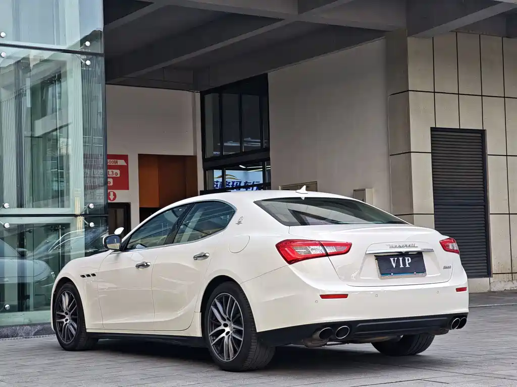 Maserati Ghibli 2018 — фото 18