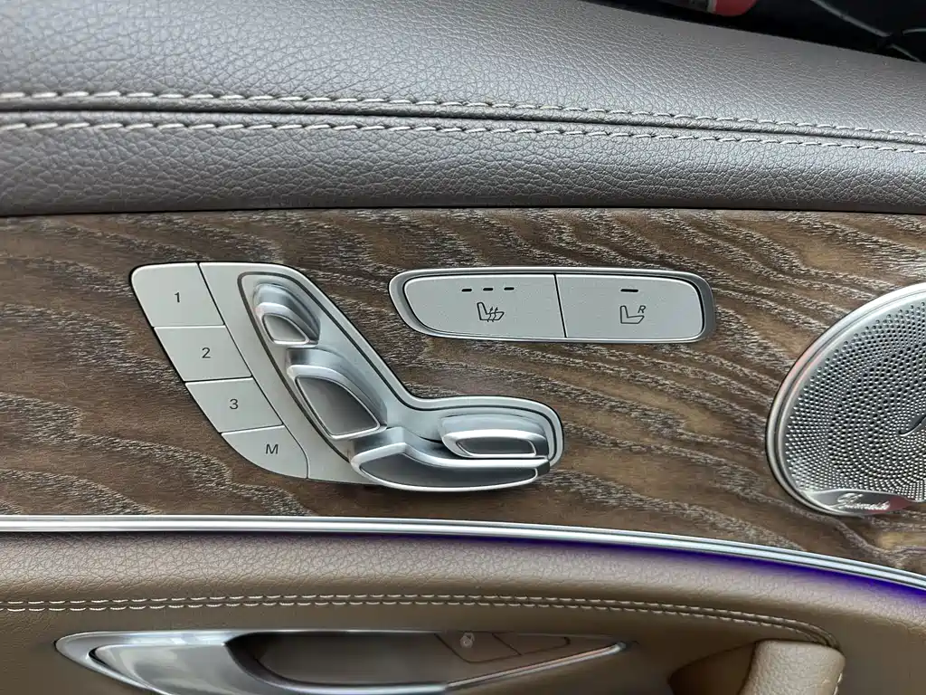 Mercedes-Benz E-Class 2023 — фото 17