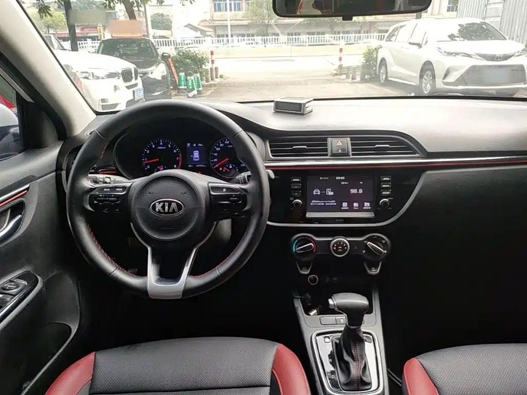 Kia KX Cross 2018 — фото 10