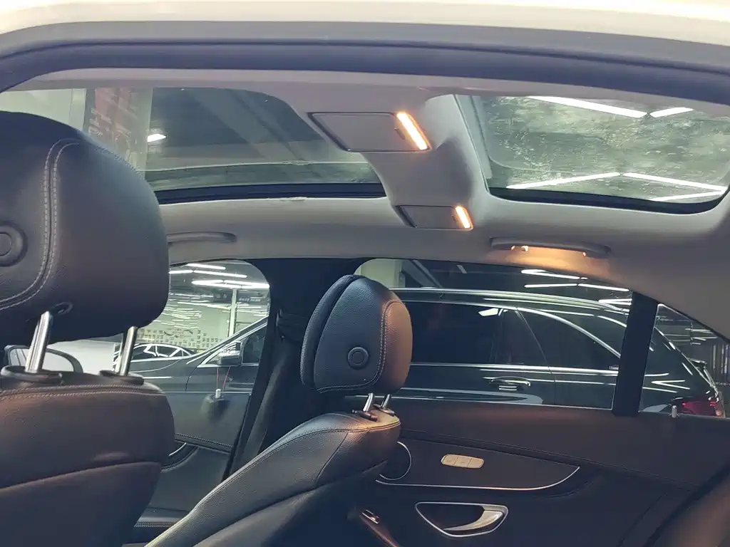 Mercedes-Benz C-Class 2019 — фото 11