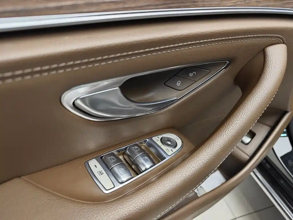 Mercedes-Benz E-Class 2021 — фото 10
