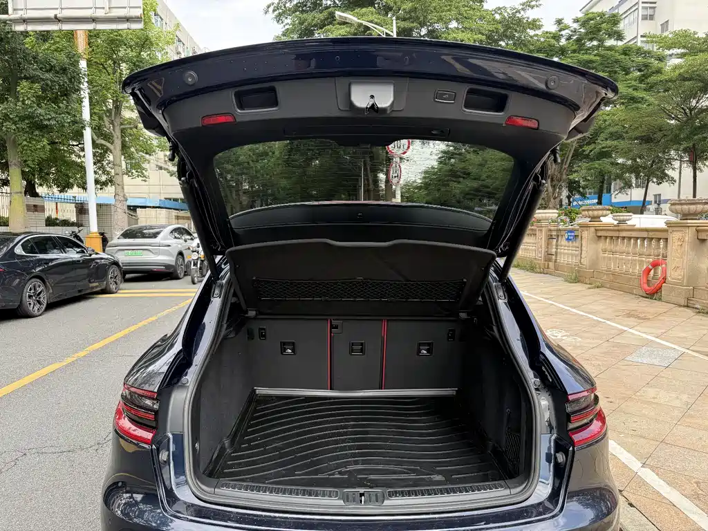 Porsche Macan 2017 — фото 10