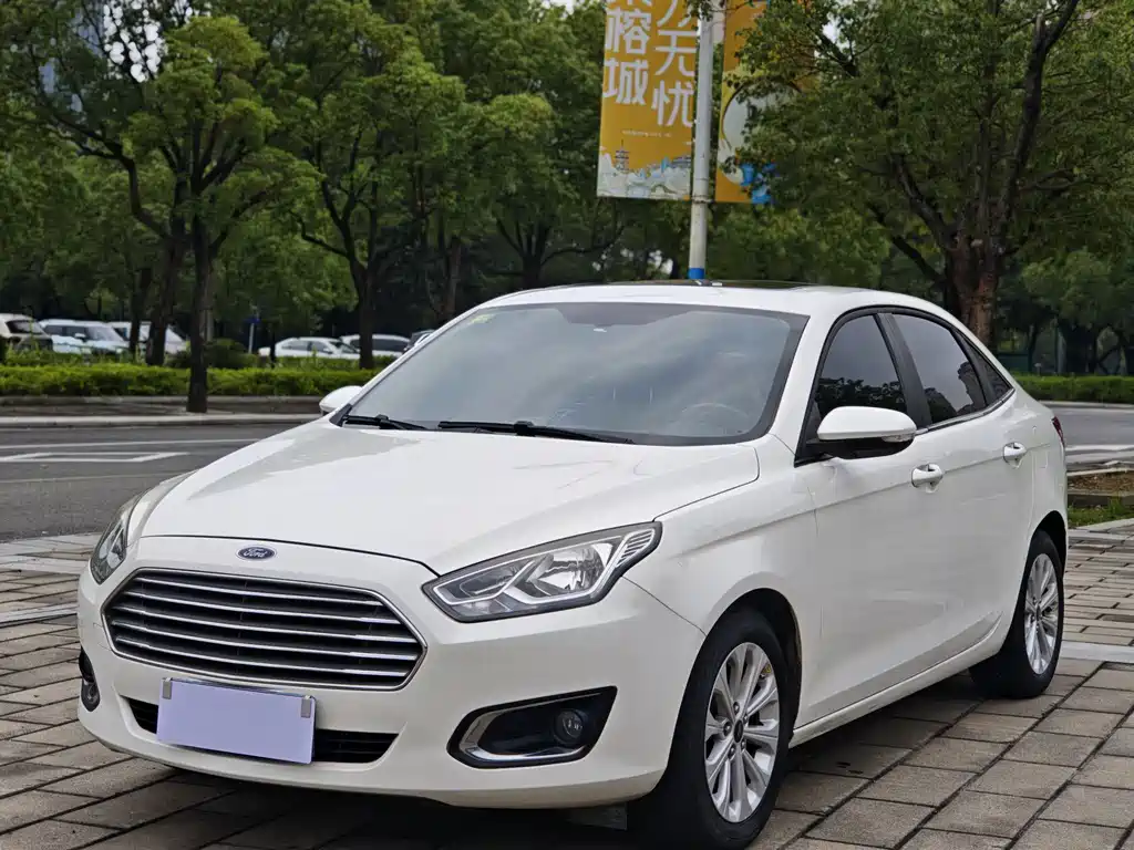 Ford Escort 2015 — фото 1