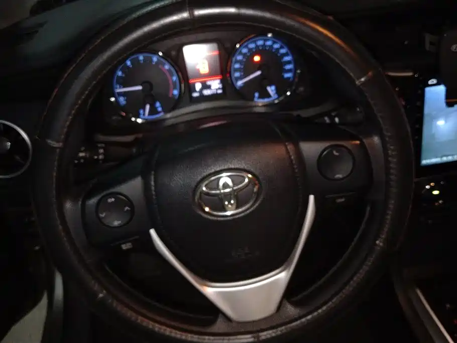 Toyota Corolla 2019 — фото 14