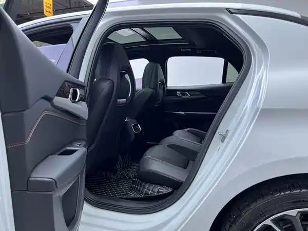 Lynk & Co 03 2019