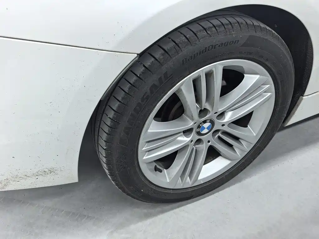 BMW 3 Series 2017 — фото 14
