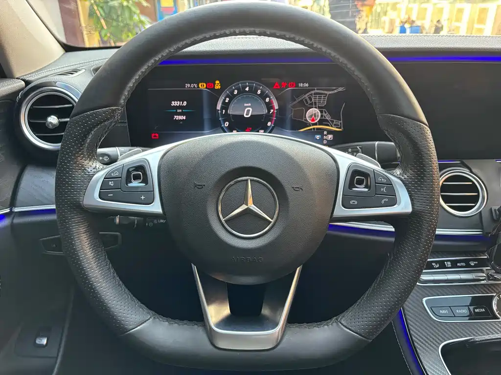 Mercedes-Benz E-Class 2017 — фото 15