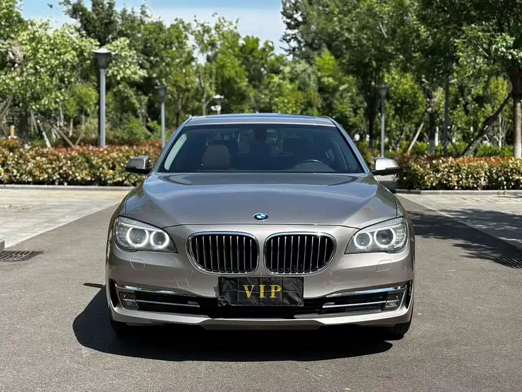 BMW 7 Series 2015 — фото 2