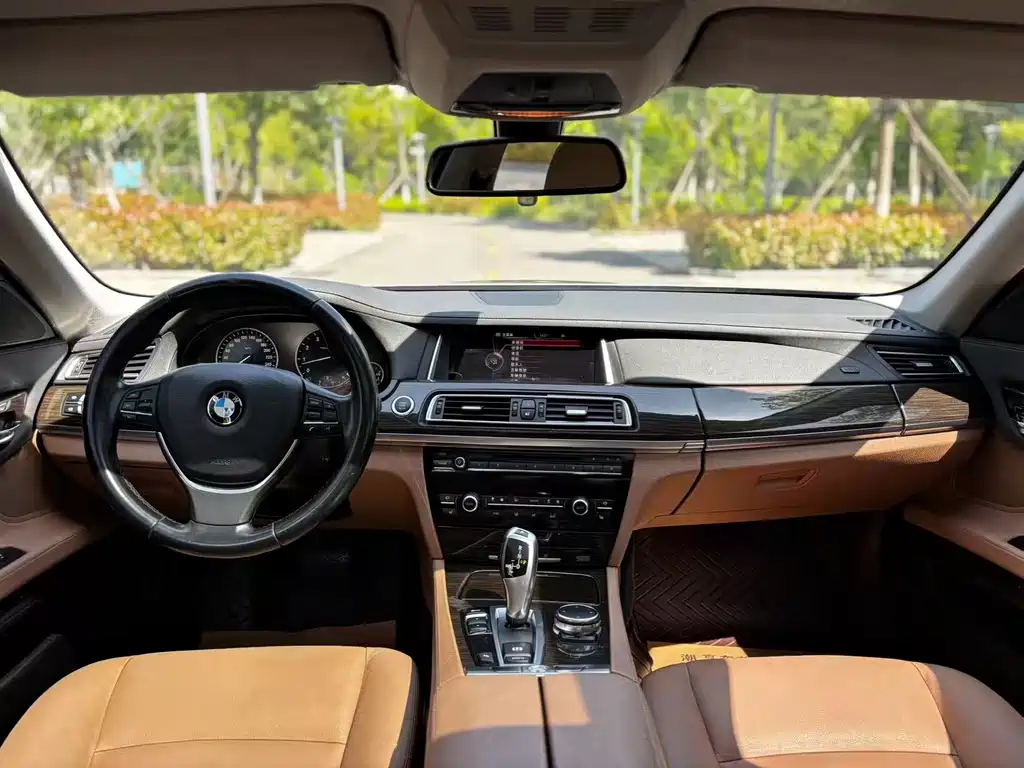 BMW 7 Series 2015 — фото 5