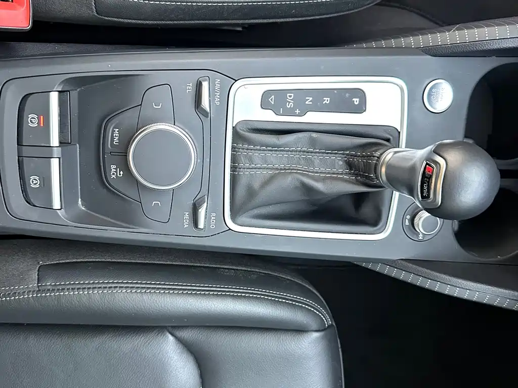 Audi Q2L 2022 — фото 39