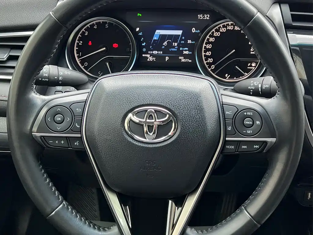 Toyota Camry 2020 — фото 7