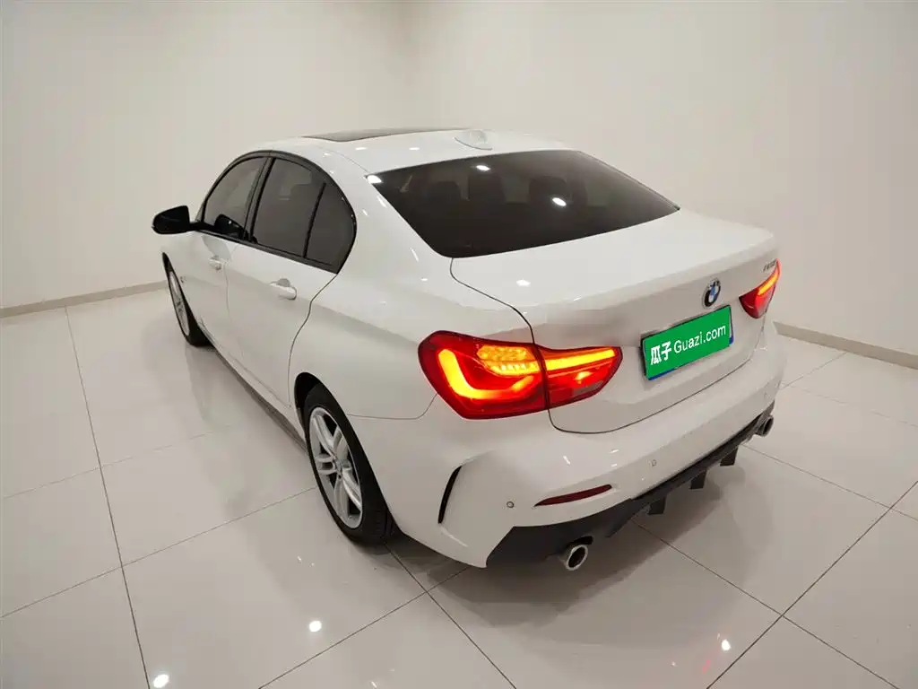 BMW 1 Series 2020 — фото 23