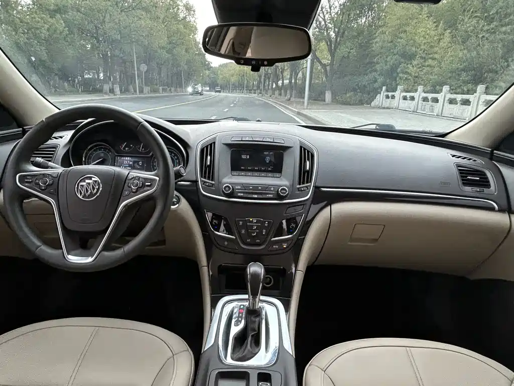 Buick Regal 2015 — фото 8
