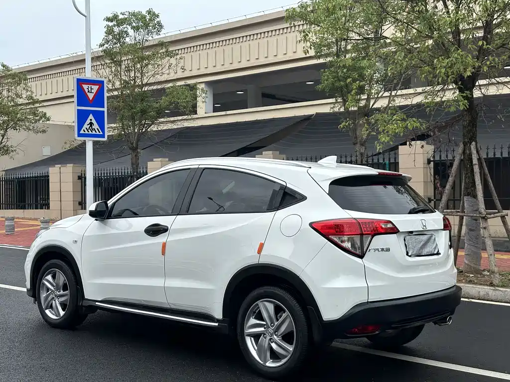 Honda Vezel 2020 — фото 7