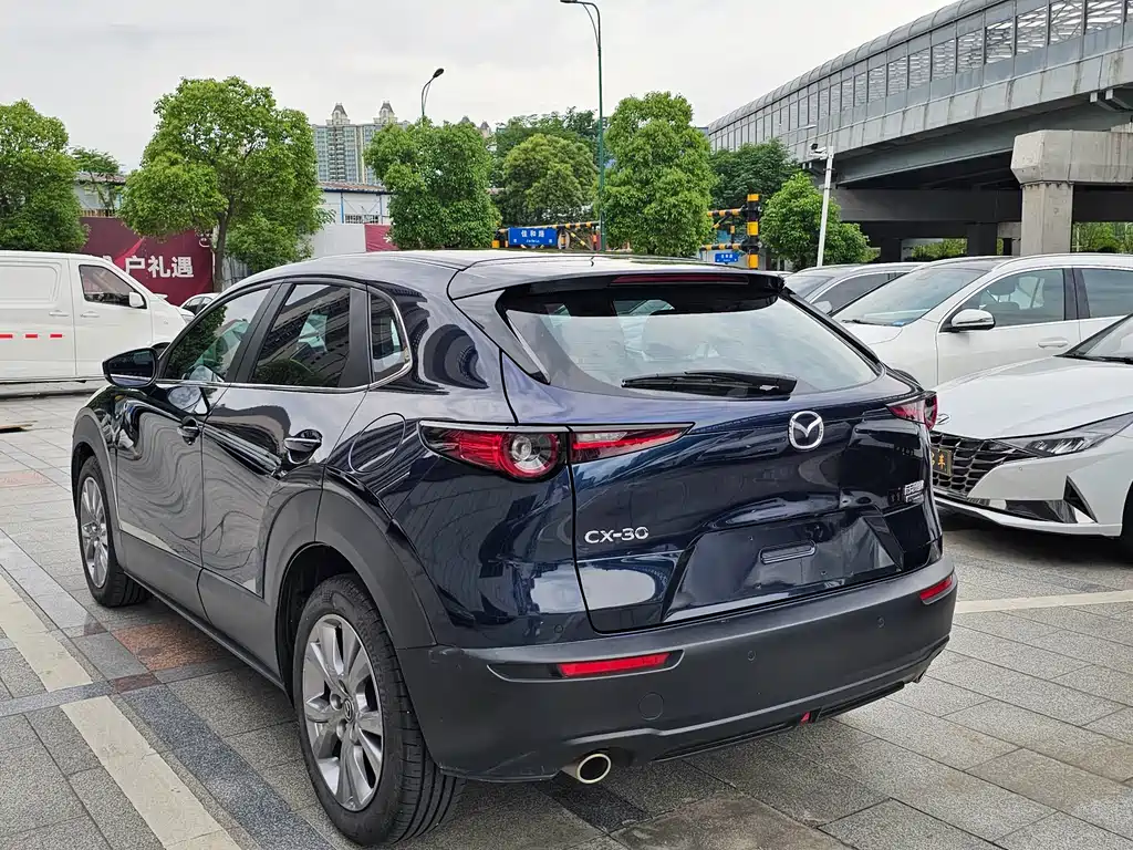 Mazda CX-30 2022 — фото 12