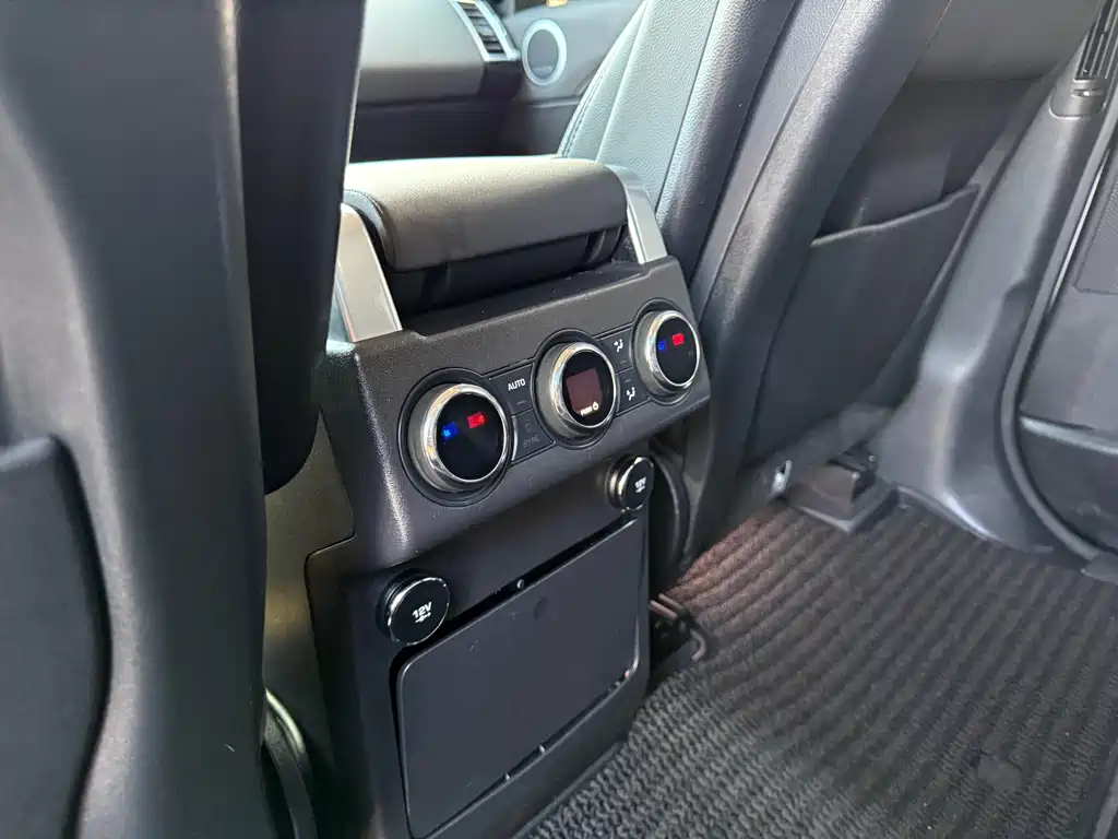 Land Rover Discovery 2020 — фото 11