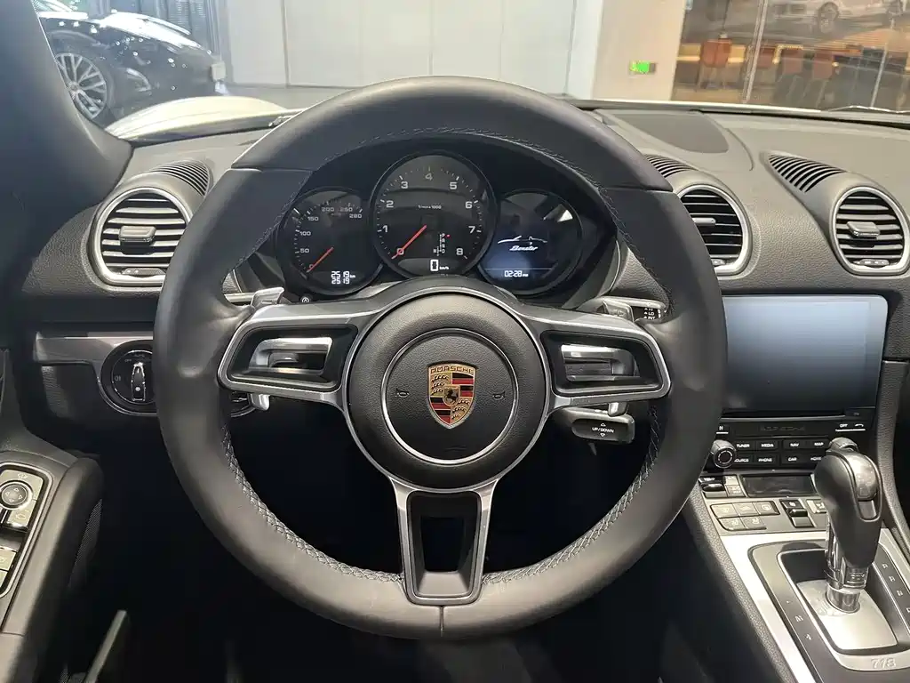 Porsche 718 2023 — фото 9