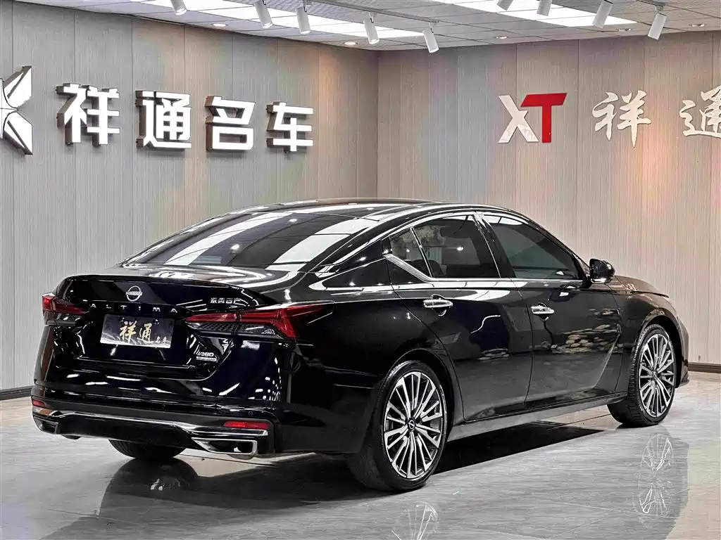 Nissan Teana 2023