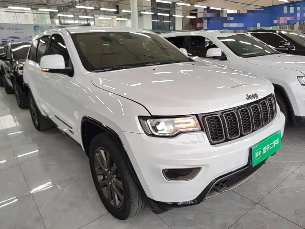 Jeep Grand Cherokee 2017 — фото 4