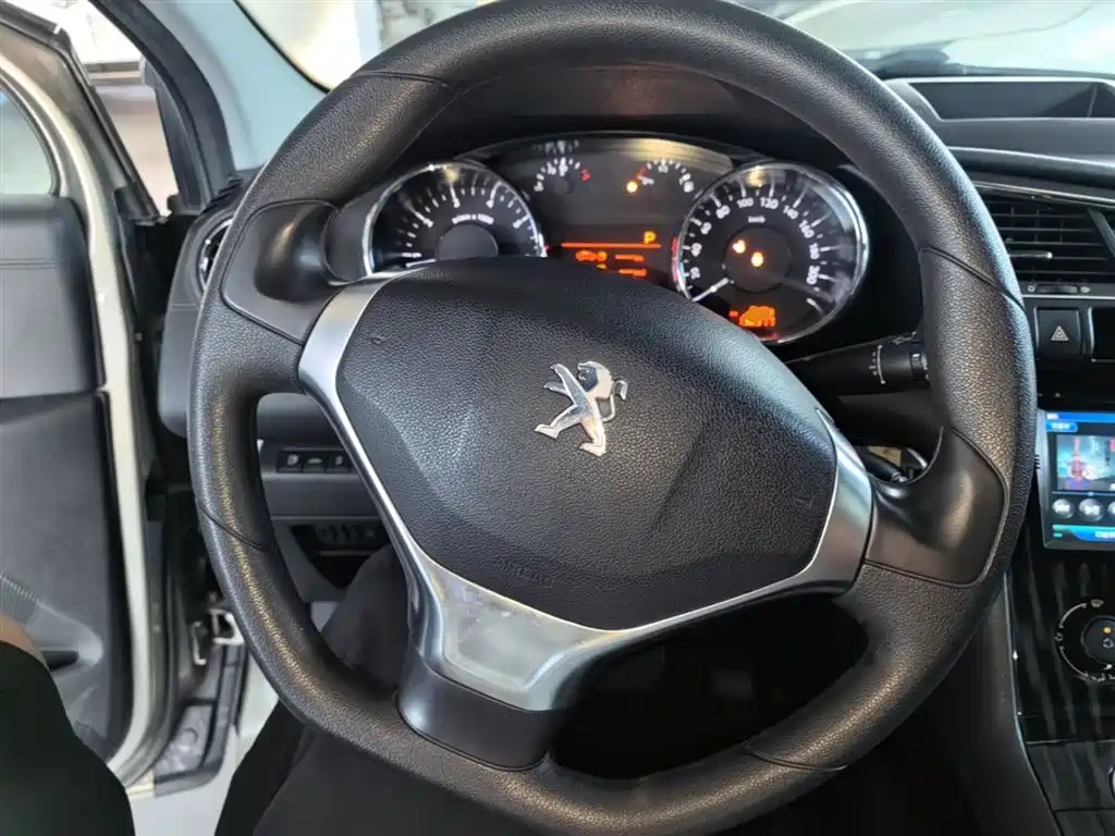Peugeot 3008 2015 — фото 11