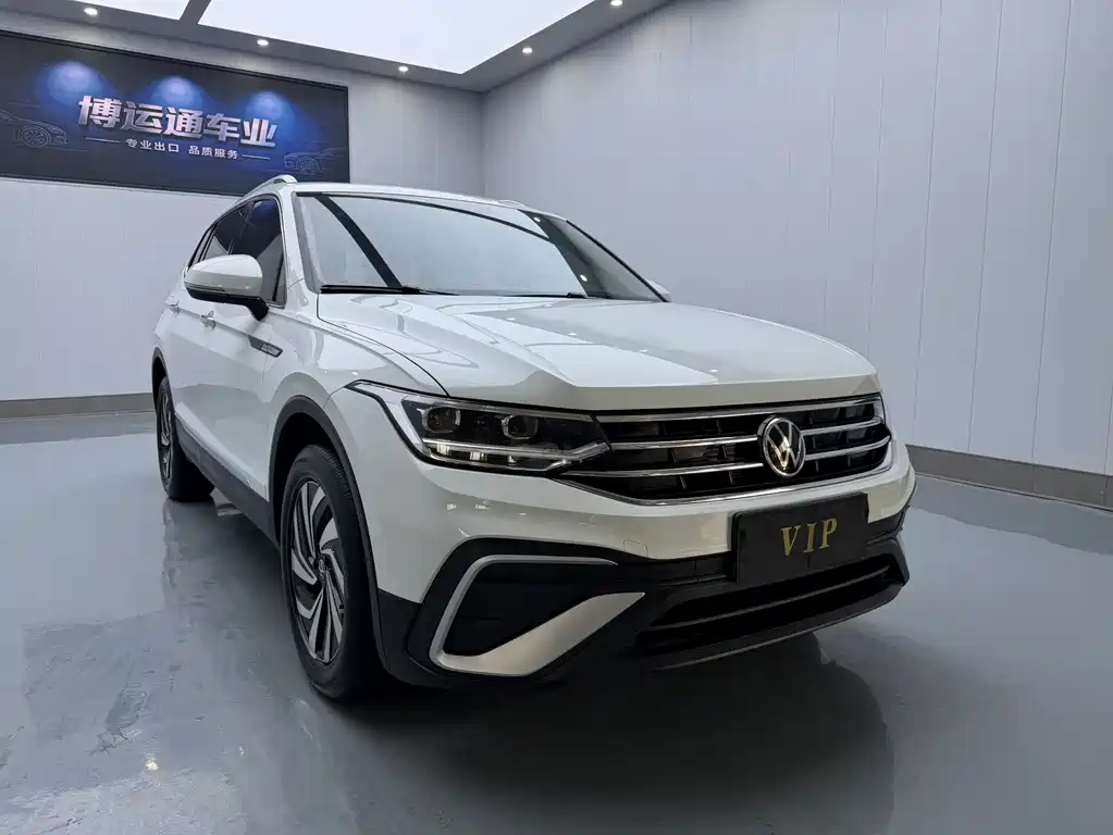 Volkswagen Tiguan L 2023 — фото 3