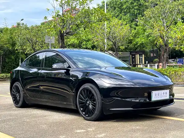 Tesla Model 3 2023