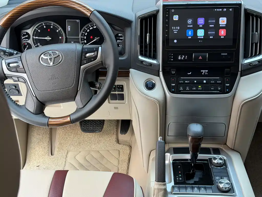 Toyota Land Cruiser 2019 — фото 5