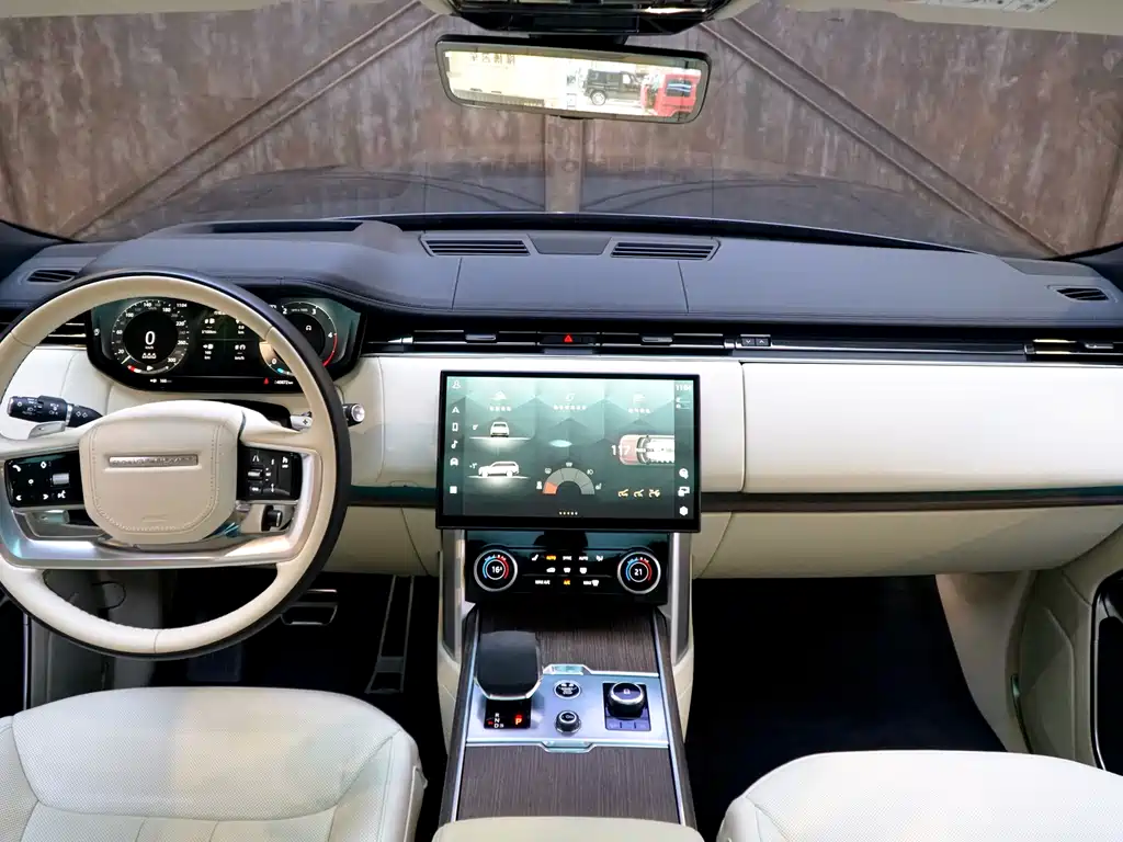 Land Rover Range Rover 2023 — фото 12