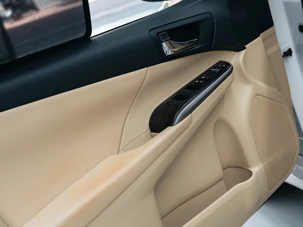 Toyota Camry 2016 — фото 13