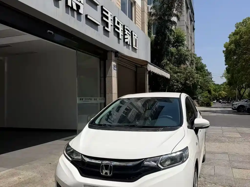 Honda Fit 2018 — фото 1
