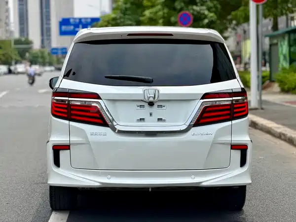 Honda Elysion 2016