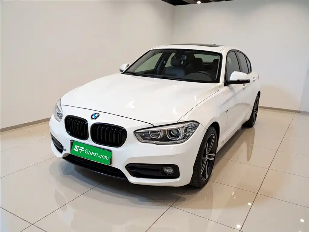 BMW 1 Series 2019 — фото 1