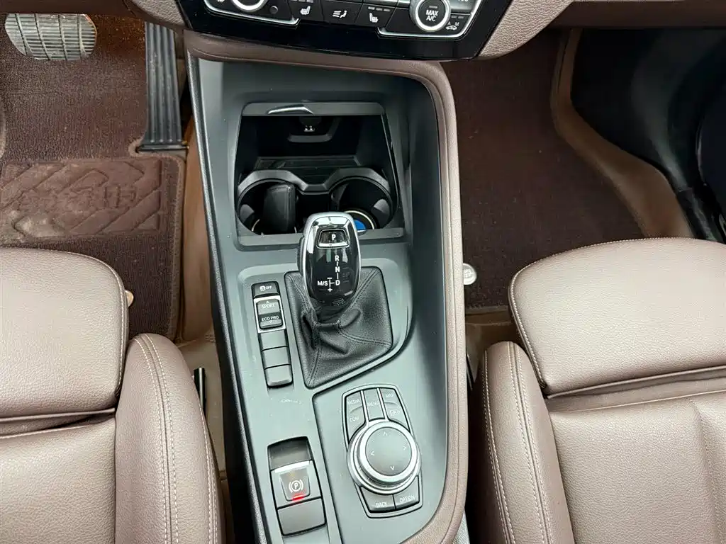 BMW X1 2021 — фото 9