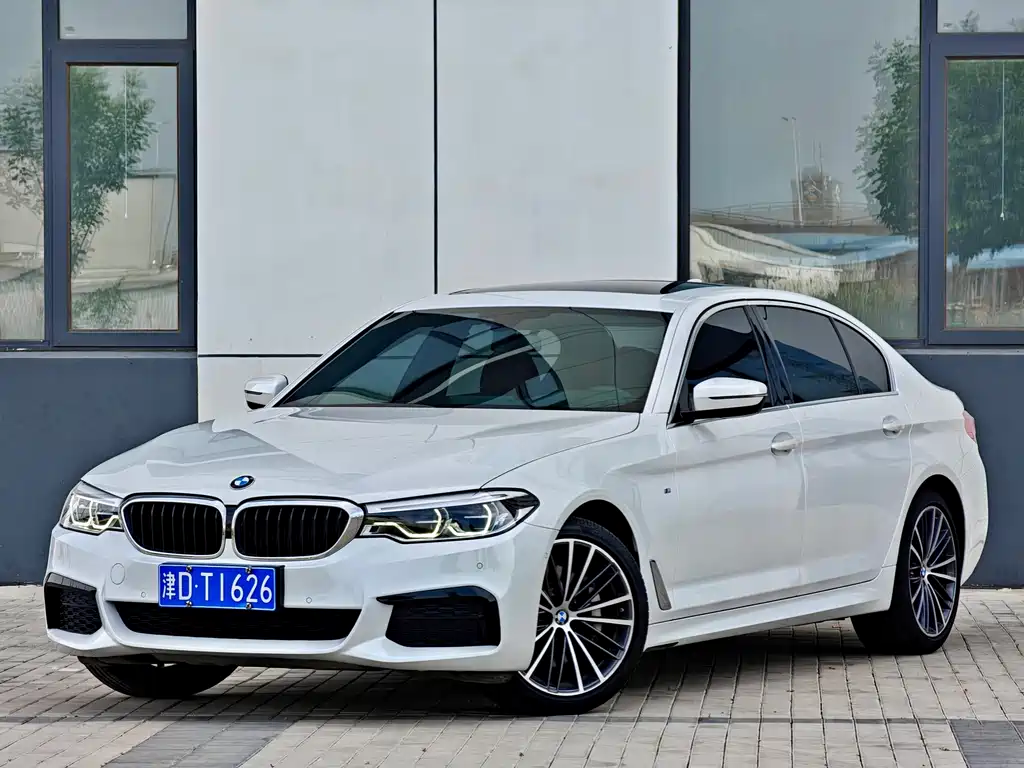 BMW 5 Series 2020 — фото 1